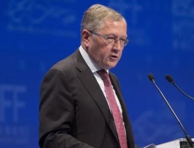 Κ.Ρέγκλινγκ: «200 δισ. ευρώ κόστισε στην Ελλάδα η διαπραγμάτευση του ΣΥΡΙΖΑ το 2015»